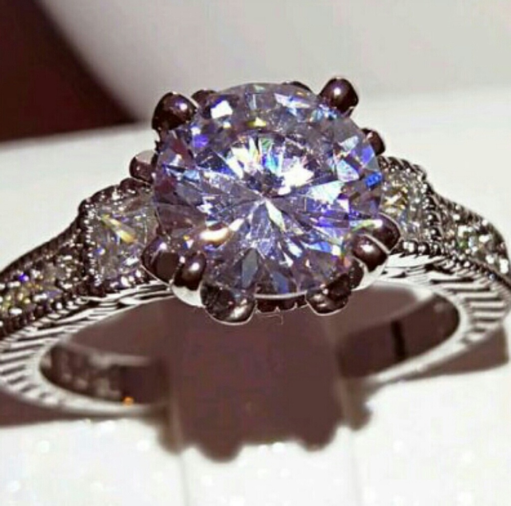 💗2ct MAN MADE STERLING SILVER ENGAGEMENT RING💗